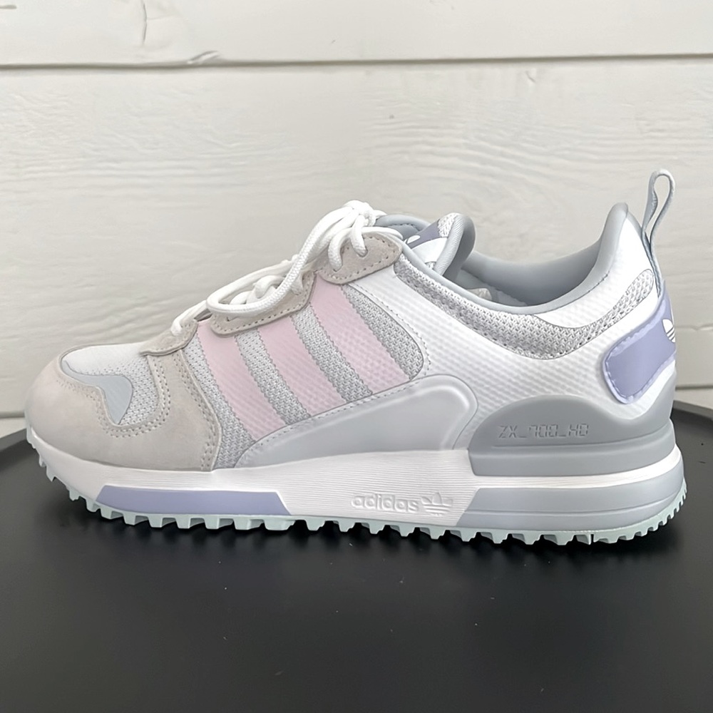NWT Adidas ZX 700 HD Women’s Sneakers - Size 8